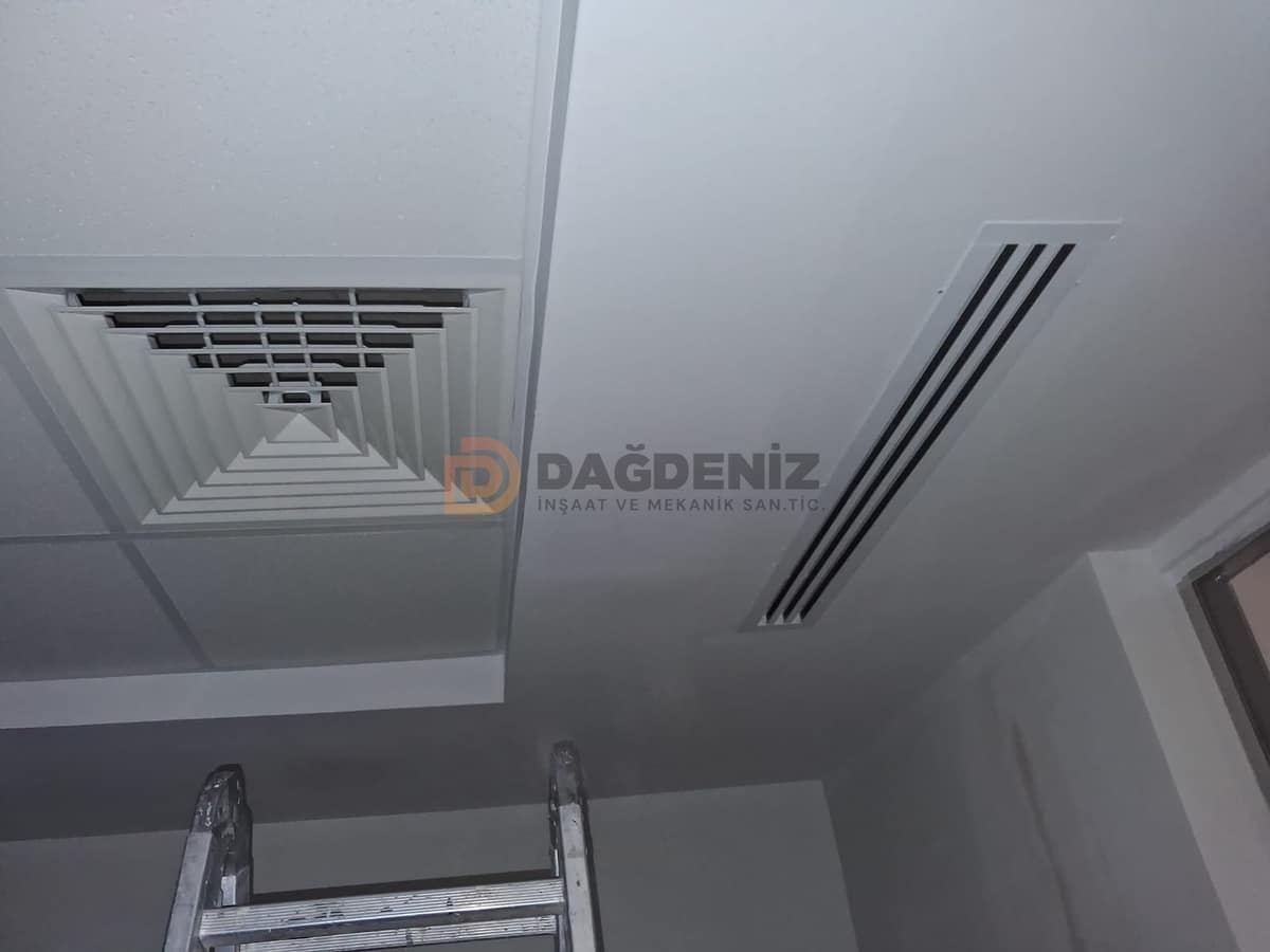 Tavan anemostadı ve üç yarıklı lineer menfez